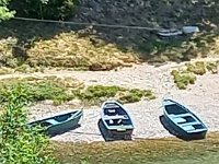 10 juin barques pour acceder à Hauterives